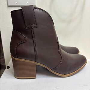 New in box Brown Booties